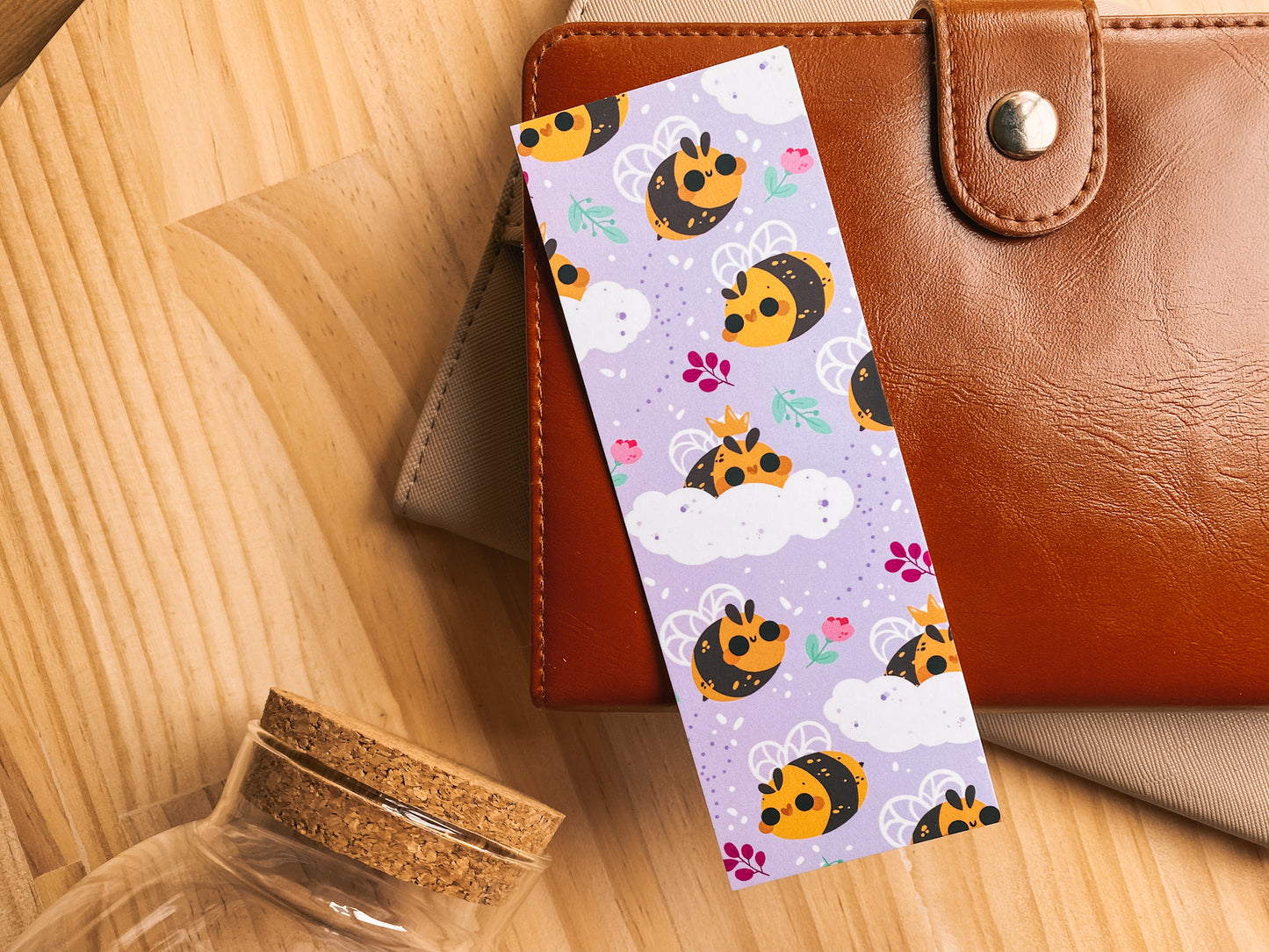 Buzzing Bee Bookmark | 400gsm Silky Smooth Velvet-Finish Bookmark